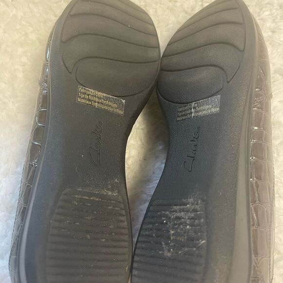 Clarks synthetic patent olive green crocs print Loafers rubber soles SZ12W - Picture 10 of 10